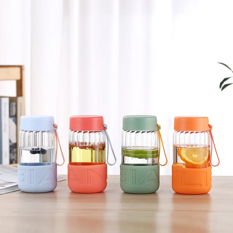 Mori series simple and creative plain glass with cup sleeve rope portable men and women cups high borosilicate water cup
Mori series simple and creative plain glass with cup sleeve rope portable men and women cups high borosilicate water cup