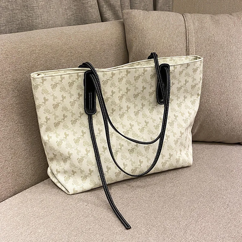 New Print Ladies Shoulder Bag 2020 New Large-capacity Portable Diagonal Large Bag Style Women Bag Casual Female Handbag
New Print Ladies Shoulder Bag 2020 New Large-capacity Portable Diagonal Large Bag Style Women Bag Casual Female Handbag