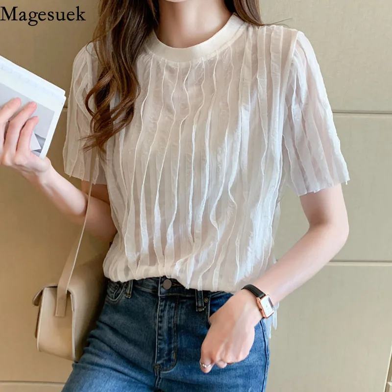 2021 Pleated Short Sleeve Summer Women Tops Loose O Neck Women Shirts Fashion Solid Blouse Casual Female Clothing Blusas 14348
2021 Pleated Short Sleeve Summer Women Tops Loose O Neck Women Shirts Fashion Solid Blouse Casual Female Clothing Blusas 14348