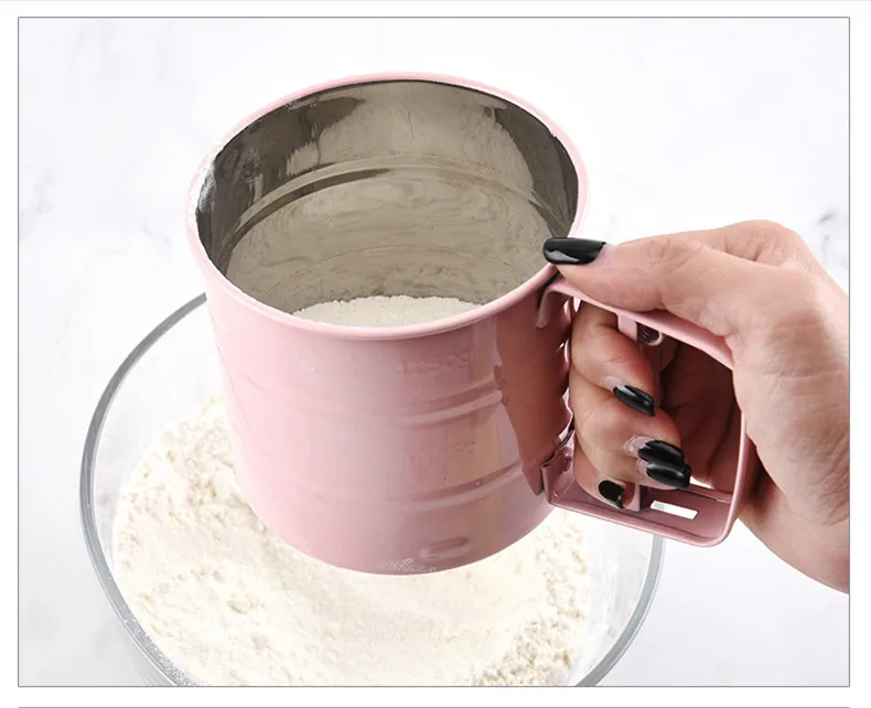 Hand-operated flour sieve Baking tool Semi-automatic handheld flour sieve Hand-pressed flour sieve kitchen tools accessories
Hand-operated flour sieve Baking tool Semi-automatic handheld flour sieve Hand-pressed flour sieve kitchen tools accessories