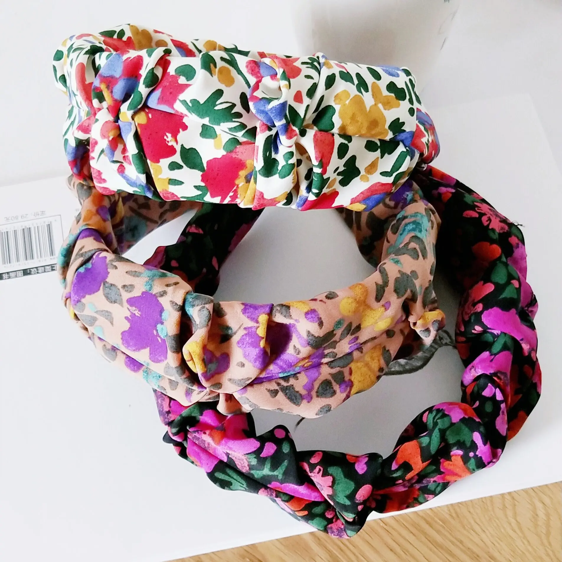 Bohemia Flower Print Headbands Hair Hoops New Beach Colored Cotton Fashion Floral Print Headwear Head Wrap Headbands Wholesale
Bohemia Flower Print Headbands Hair Hoops New Beach Colored Cotton Fashion Floral Print Headwear Head Wrap Headbands Wholesale