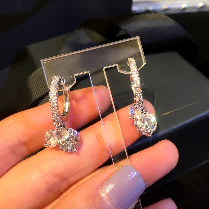High Quality Trendy Cubic Earrings Hoop New Trendy Personality For Women Round Zircon Temperament Long Tassel Ears Jewelry
High Quality Trendy Cubic Earrings Hoop New Trendy Personality For Women Round Zircon Temperament Long Tassel Ears Jewelry