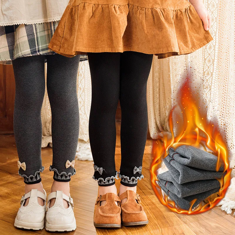 2021 Baby Girls Leggings Winter Kids Thick Lamb Wool Velvet Pencil Pants Children Fashion Warm Slim Bows Bright Ruffles Trousers
2021 Baby Girls Leggings Winter Kids Thick Lamb Wool Velvet Pencil Pants Children Fashion Warm Slim Bows Bright Ruffles Trousers