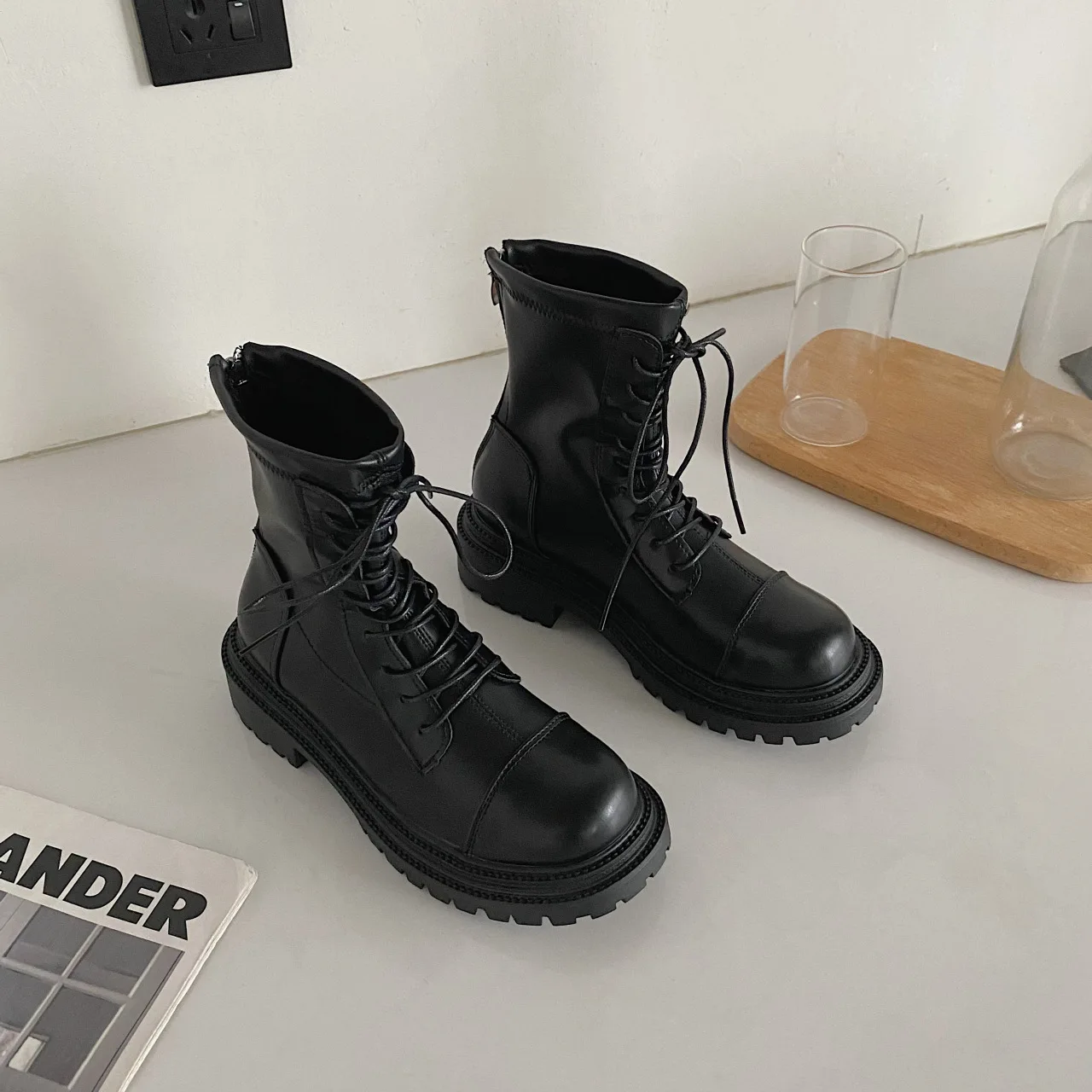 Gothic Lace Up Thick Heel Motorcycle Boots Women Pu Leather Platform Ankle Boots Woman Round Toe Back Zipper Botas Mujer
Gothic Lace Up Thick Heel Motorcycle Boots Women Pu Leather Platform Ankle Boots Woman Round Toe Back Zipper Botas Mujer