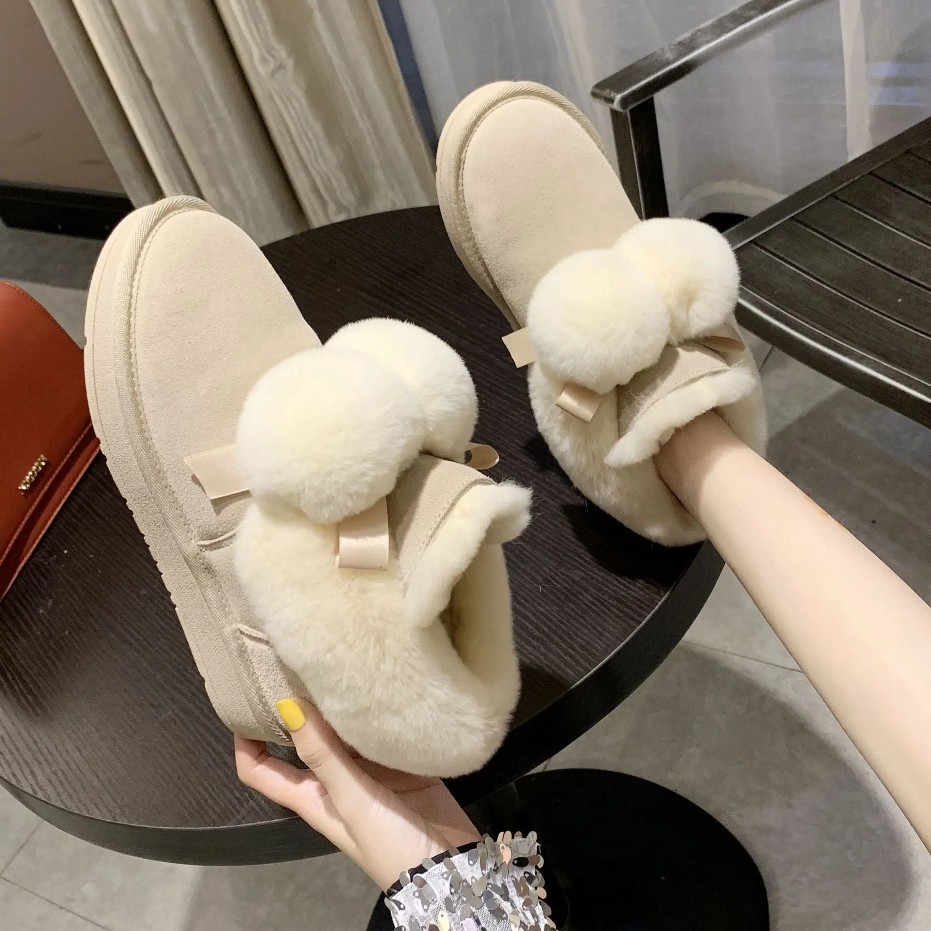 Winter Boots Women 2021 New Fashion Boots Thick-soled Boots Plus Velvet Warm Short Boots Solid Color Slip-on Women Snow Boots
Winter Boots Women 2021 New Fashion Boots Thick-soled Boots Plus Velvet Warm Short Boots Solid Color Slip-on Women Snow Boots