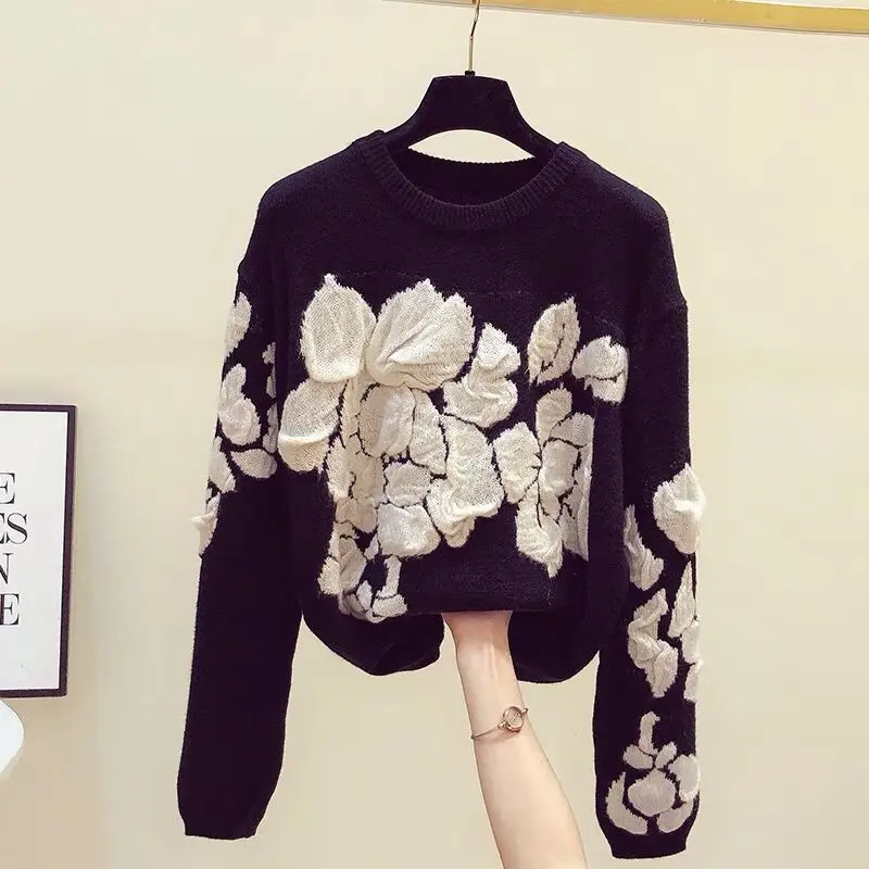 Autumn and Winter New Pullover Embroidery Flower Round Neck Knitted Top Fashion Retro Loose Long Sleeve Sweater Women
Autumn and Winter New Pullover Embroidery Flower Round Neck Knitted Top Fashion Retro Loose Long Sleeve Sweater Women
