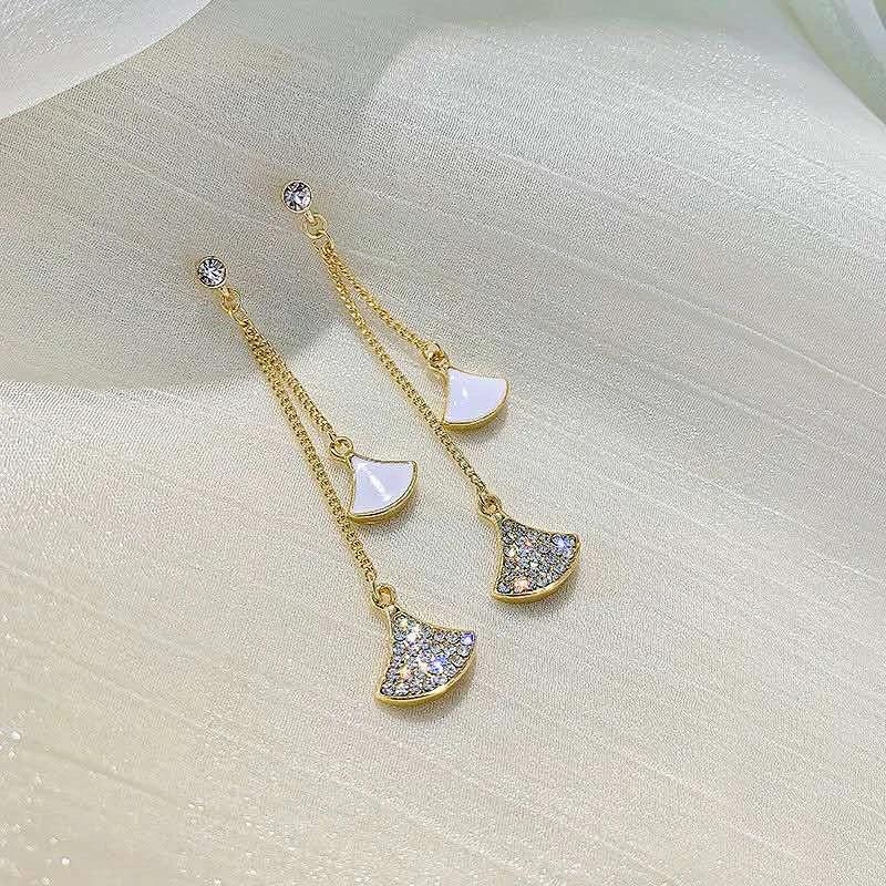 2021 Fashion New Super Fairy Fan-Shaped Color Petals Silver Needle Exquisite Earrings For Ladies Romantic Luxury Jewelry Gifts 
2021 Fashion New Super Fairy Fan-Shaped Color Petals Silver Needle Exquisite Earrings For Ladies Romantic Luxury Jewelry Gifts