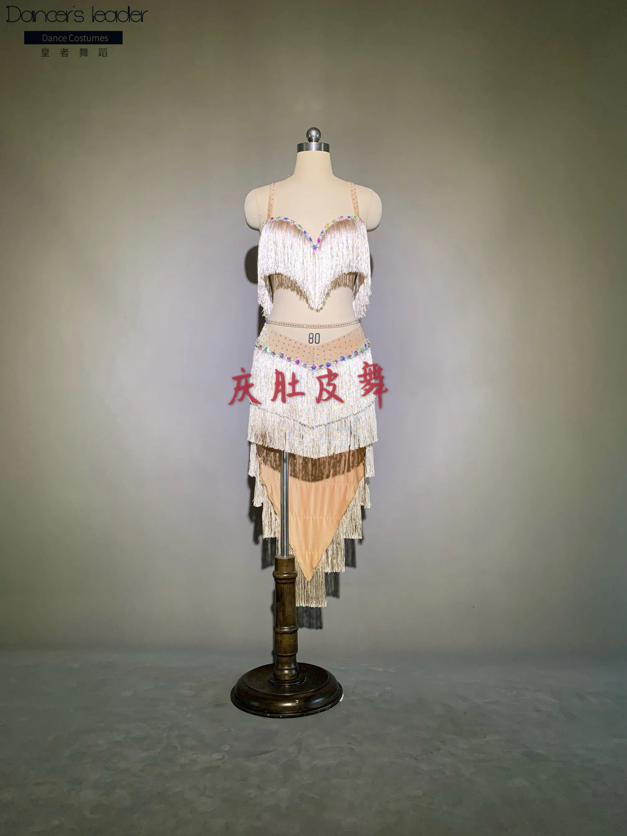 2020 костюм для танца живота оригинальный Xie Muhu Teacher Tassel Style Inspiration Fusion одежда для упражнений
2020 костюм для танца живота оригинальный Xie Muhu Teacher Tassel Style Inspiration Fusion одежда для упражнений