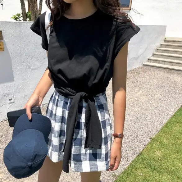 Hot Women's shorts loose casual high waist plaid wide leg shorts
Hot Women's shorts loose casual high waist plaid wide leg shorts