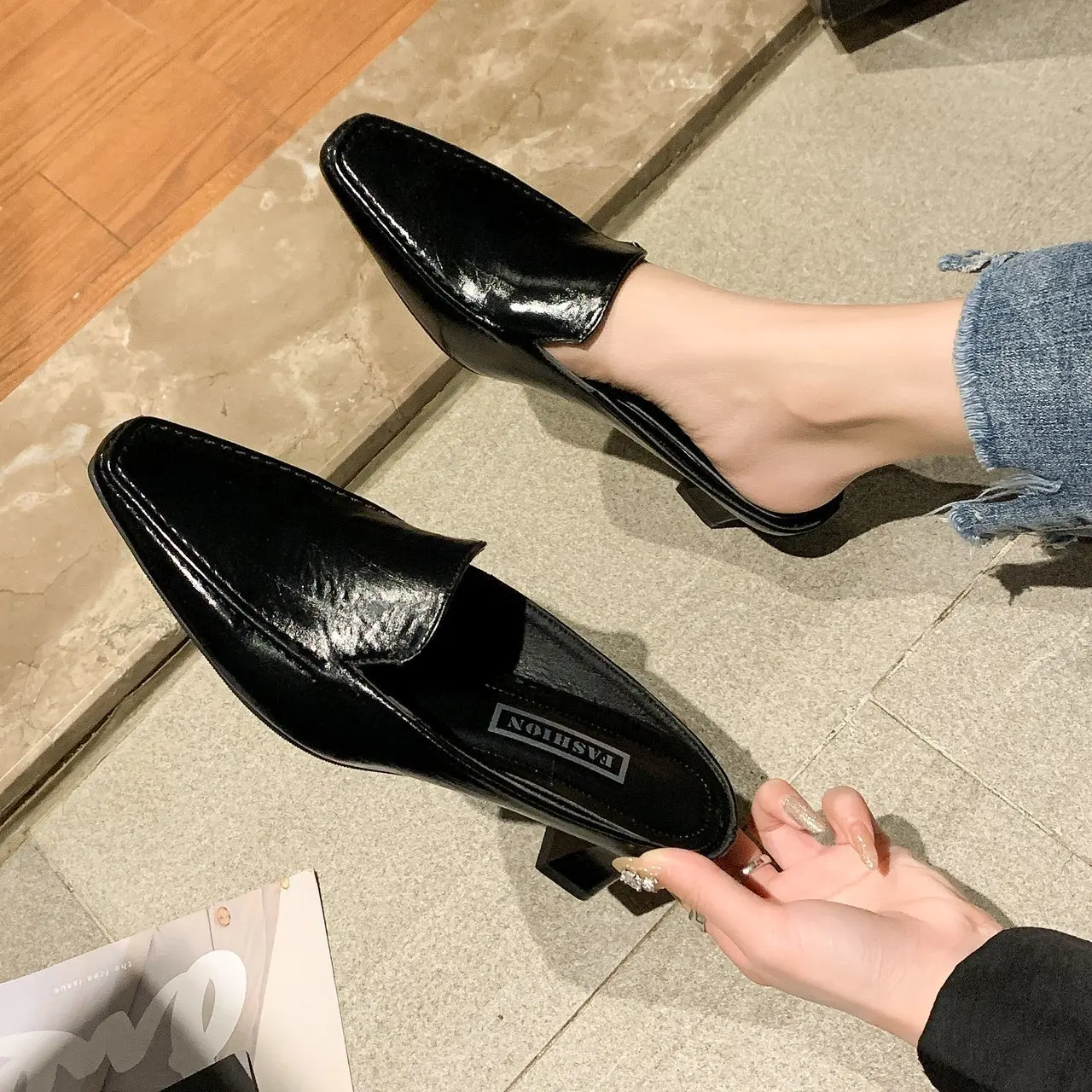 New Summer Solid Black Mules Slippers Women Shoes Women Fashion Slippers Ladies High Heels Mules Female Pointed Toe Slides Shoes
New Summer Solid Black Mules Slippers Women Shoes Women Fashion Slippers Ladies High Heels Mules Female Pointed Toe Slides Shoes