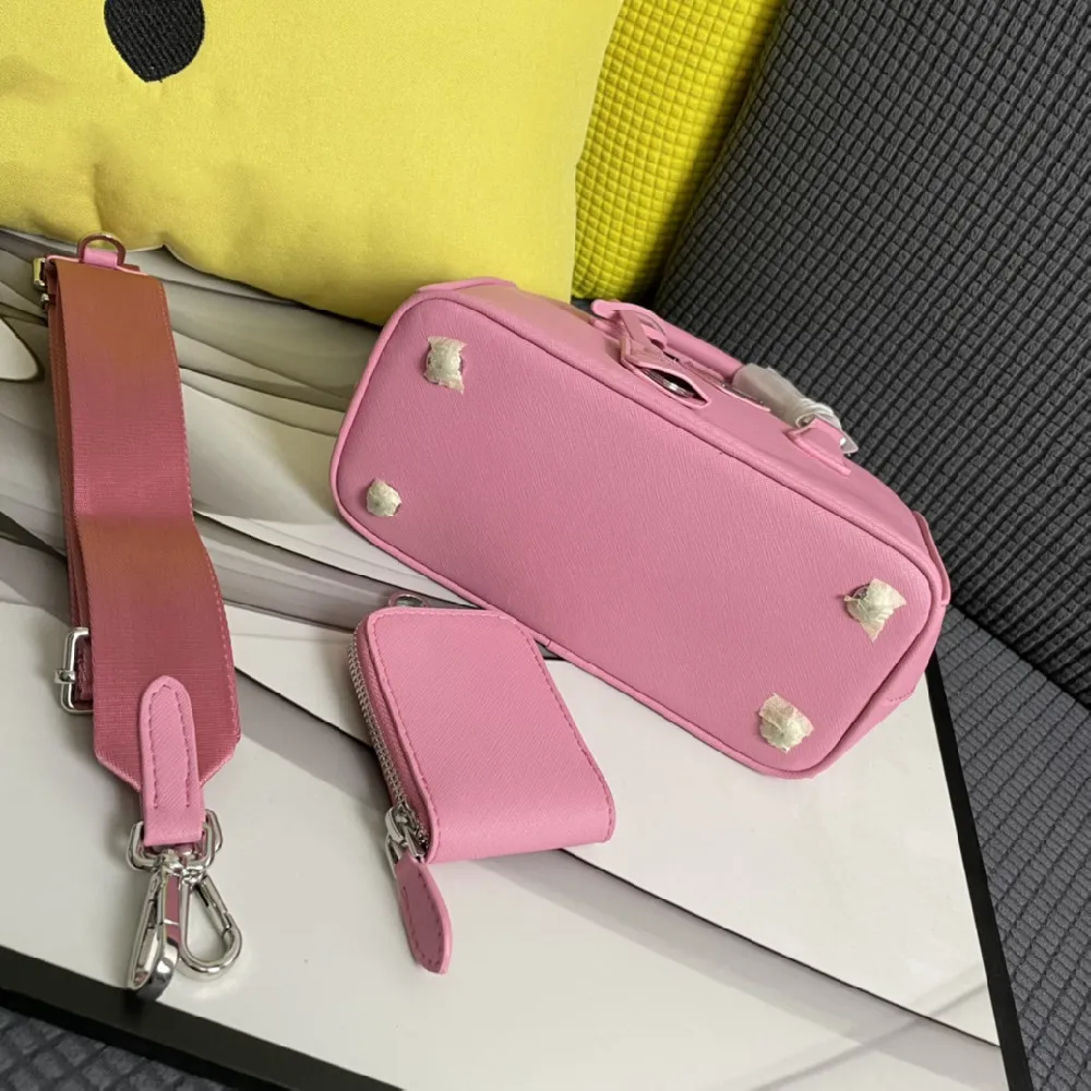 2021 new ladies shoulder bag messenger handbag new fashion elegant trend ladies fashion all-match shoulder bag
2021 new ladies shoulder bag messenger handbag new fashion elegant trend ladies fashion all-match shoulder bag