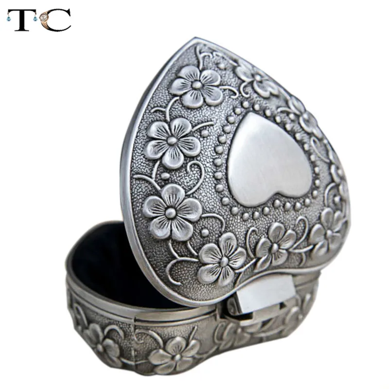 6*6*3cm Fashion Metal Antique Jewelry Box Ring Jewelry Storage Organizer Chest Christmas Gift Small Gift Jewelry Gift Box
6*6*3cm Fashion Metal Antique Jewelry Box Ring Jewelry Storage Organizer Chest Christmas Gift Small Gift Jewelry Gift Box