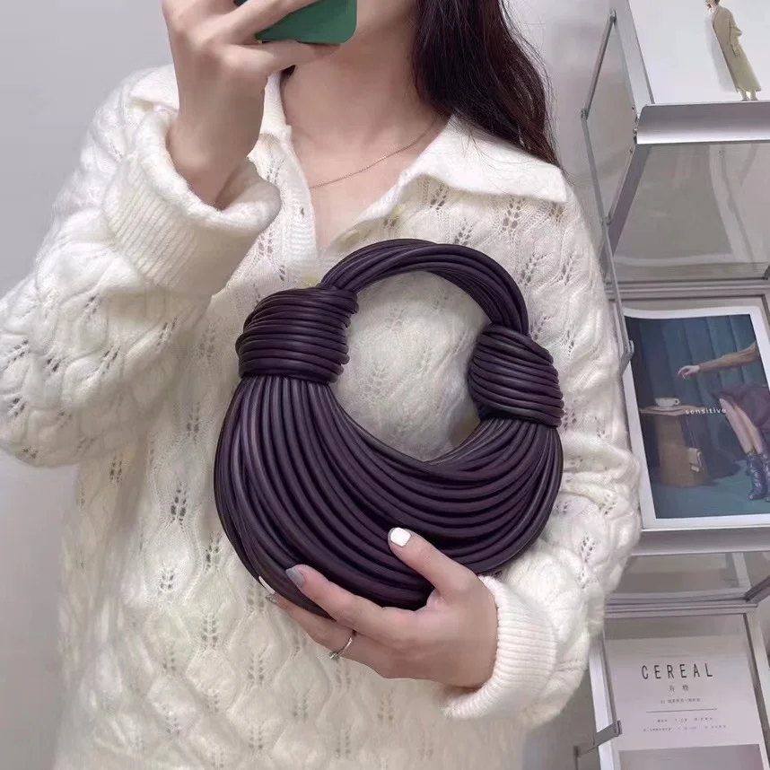 Genuine Leather Hand Woven Women's Bags Handbags Underarm Bags Brand Designer Party Hands Knotted Luxury Shoulder Bags
Genuine Leather Hand Woven Women's Bags Handbags Underarm Bags Brand Designer Party Hands Knotted Luxury Shoulder Bags