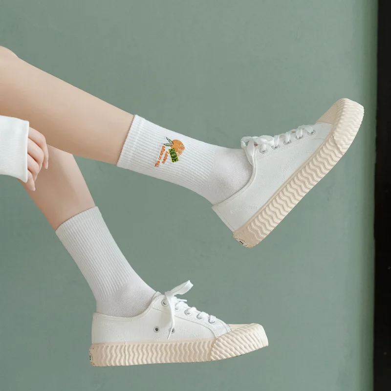2021 New Middle Tube Cotton Socks Women Japanese Fashion Cute Pure Color Tangerine Embroidery Women Socks
2021 New Middle Tube Cotton Socks Women Japanese Fashion Cute Pure Color Tangerine Embroidery Women Socks