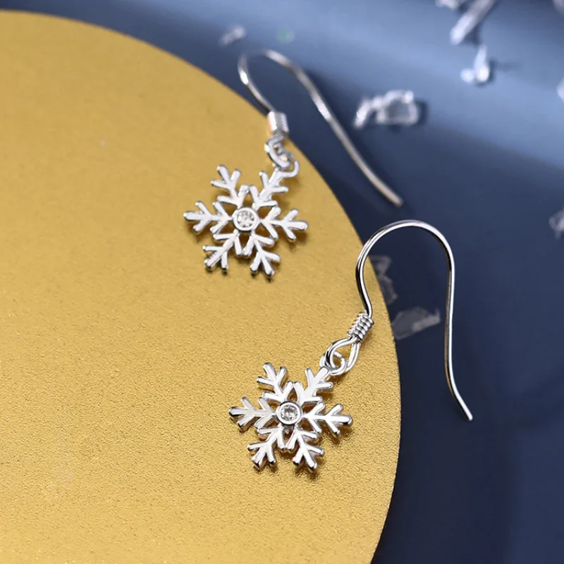 Delicate Jewelry Snow Earrings 2021 New Design High Quality Shiny Crystal Hot Selling Drop Earrings For Girl Lady Gifts
Delicate Jewelry Snow Earrings 2021 New Design High Quality Shiny Crystal Hot Selling Drop Earrings For Girl Lady Gifts