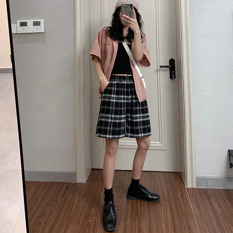 2021 New Summer Fashionable Casual Black White High Waist Loose Straight Shorts for Woman Black White Middle Pants Sport Pants
2021 New Summer Fashionable Casual Black White High Waist Loose Straight Shorts for Woman Black White Middle Pants Sport Pants