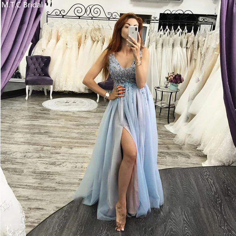 Mint Blue Crystals Tulle Prom Dresses With Slit V Neck A Line Long Formal Dress Plus Size Graduation Homecoming Party Gowns
Mint Blue Crystals Tulle Prom Dresses With Slit V Neck A Line Long Formal Dress Plus Size Graduation Homecoming Party Gowns