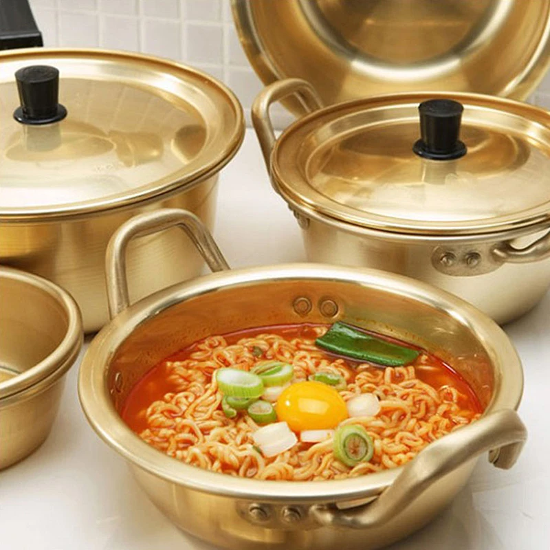 1pcs Golden Noodle Pot Korean Ramen Noodles Pot Aluminum Soup Pot With Lid Noodles Milk Egg Soup Kitchen Tools Cooking Pot Fast
1pcs Golden Noodle Pot Korean Ramen Noodles Pot Aluminum Soup Pot With Lid Noodles Milk Egg Soup Kitchen Tools Cooking Pot Fast