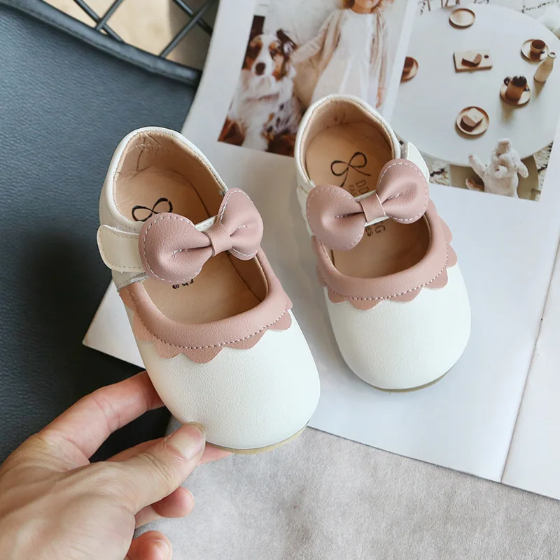 baby shoes kids Children Girl Small Leather Shoes Cartoon Bow Flat Princess Shoes All-Match Soft Sole Shoes
baby shoes kids Children Girl Small Leather Shoes Cartoon Bow Flat Princess Shoes All-Match Soft Sole Shoes