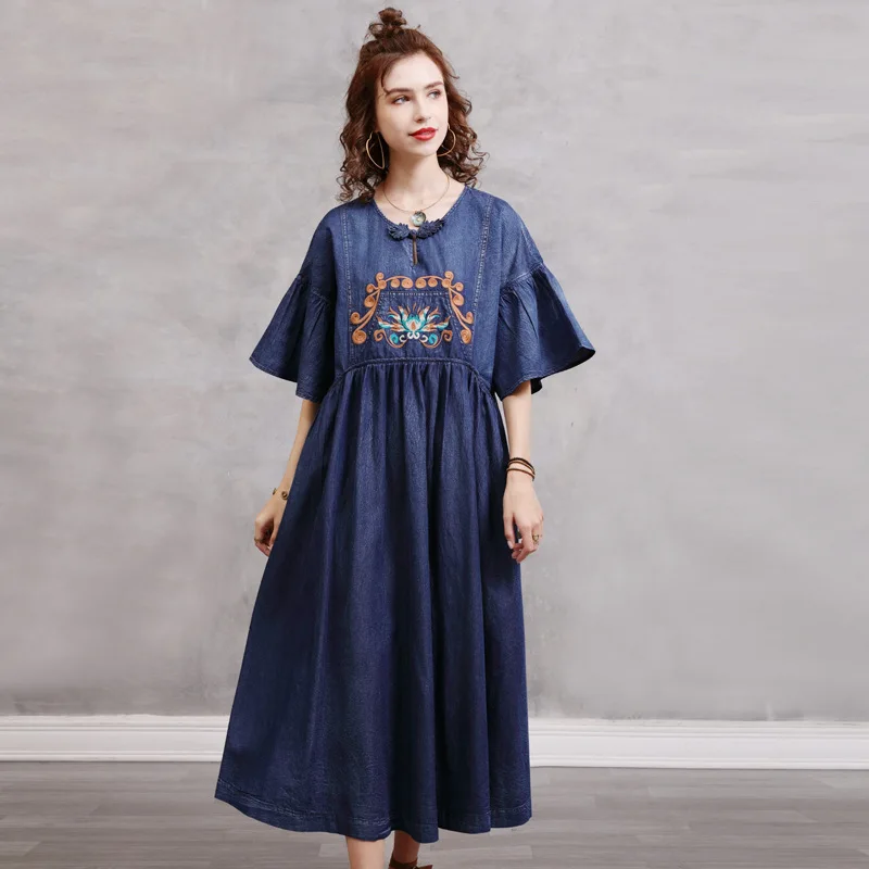 Johnature Women Denim Dress Embroidery O-Neck Bat Drop Sleeve Vintage Loose Dresses 2021 Summer New Solid Color Button Clothing
Johnature Women Denim Dress Embroidery O-Neck Bat Drop Sleeve Vintage Loose Dresses 2021 Summer New Solid Color Button Clothing