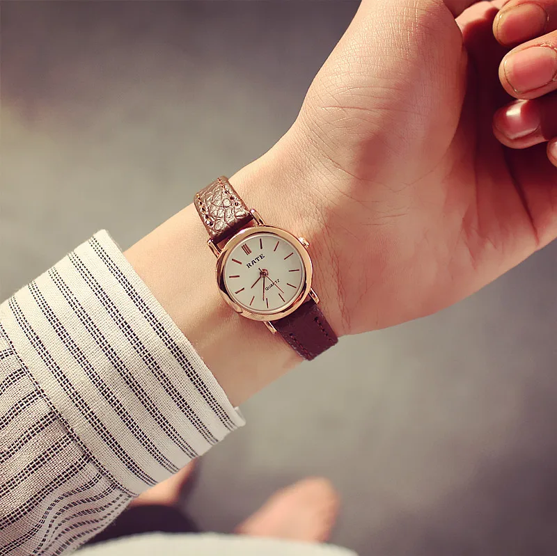Korean fashion simple retro small round belt Woman watch students watches fresh temperament Woman's WristWatch relogio feminino
Korean fashion simple retro small round belt Woman watch students watches fresh temperament Woman's WristWatch relogio feminino