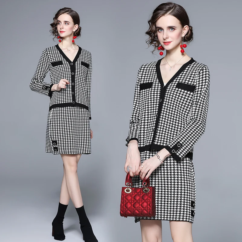 2021 Fashion Houndstooth Two-piece Knit Sets V Neck Long Sleeve Sweater + Mini Skirts Women Autumn Winter Woolen Suit Set S45247
2021 Fashion Houndstooth Two-piece Knit Sets V Neck Long Sleeve Sweater + Mini Skirts Women Autumn Winter Woolen Suit Set S45247