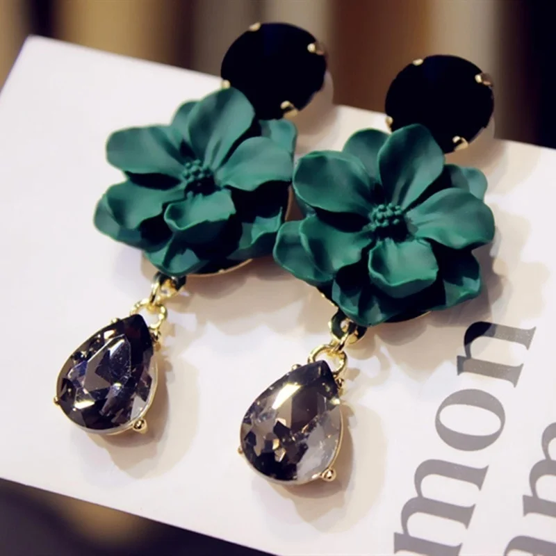 2021 Vintage Bohemia Style Black Crystal Green Flower Earrings Summer Ear Jewelry for Women
2021 Vintage Bohemia Style Black Crystal Green Flower Earrings Summer Ear Jewelry for Women