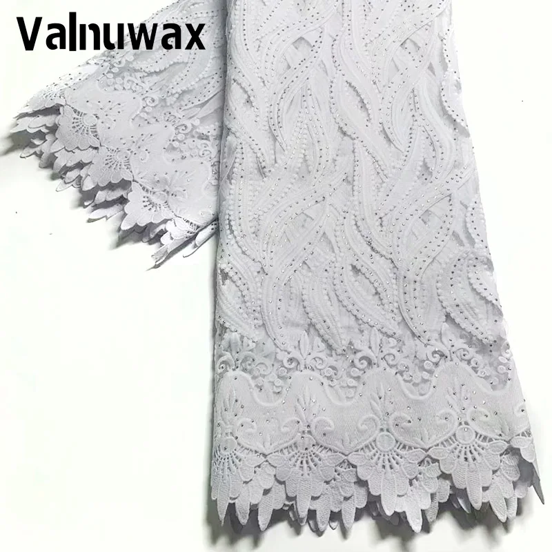 2020 African Embroidery Guipure Cord Lace Fabric with Rhinestones High Quality Water Soluble Tulle Lace Fabric For Wedding Dress
2020 African Embroidery Guipure Cord Lace Fabric with Rhinestones High Quality Water Soluble Tulle Lace Fabric For Wedding Dress