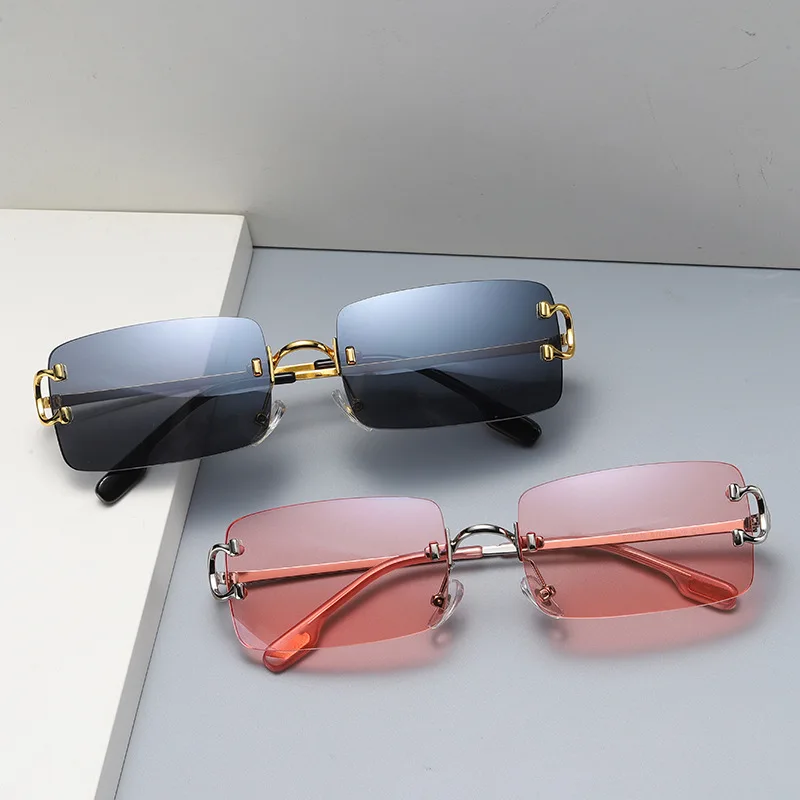 Trimmed Light-colored Sunglasses, Retro Personality Small-frame Glasses for Men and Women
Trimmed Light-colored Sunglasses, Retro Personality Small-frame Glasses for Men and Women