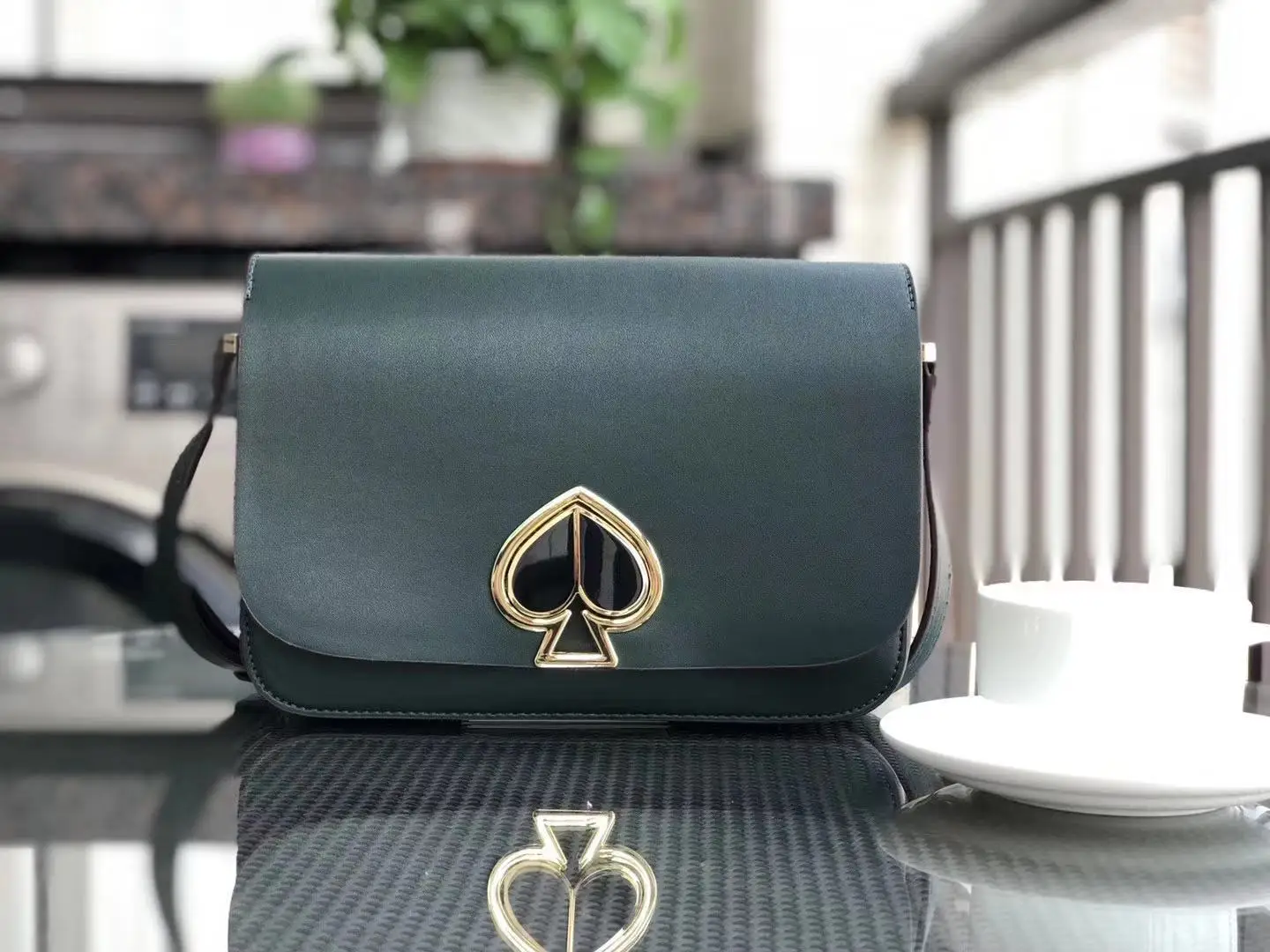 crossbody bags for women Rotating love organ twist lock peach heart bag purses and handbags pink bag
crossbody bags for women Rotating love organ twist lock peach heart bag purses and handbags pink bag