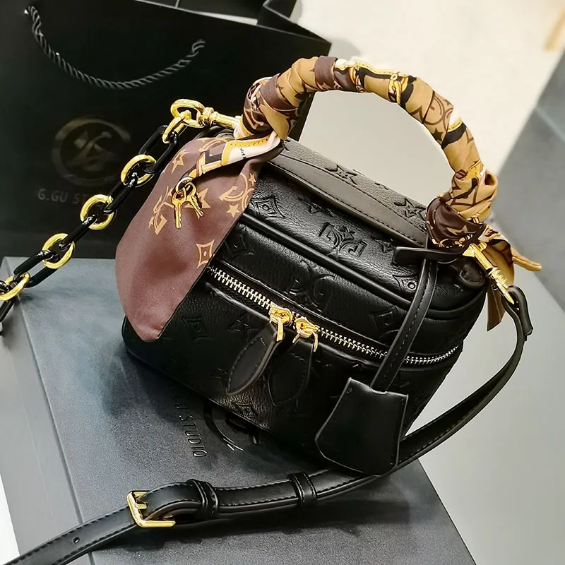 Top Quality Luxury Brand 2021 New Fashion Embossed High Quality Cowhide Cosmetic Box Bag Lady Shoulder Satchels Handbag Sac Luxe
Top Quality Luxury Brand 2021 New Fashion Embossed High Quality Cowhide Cosmetic Box Bag Lady Shoulder Satchels Handbag Sac Luxe
