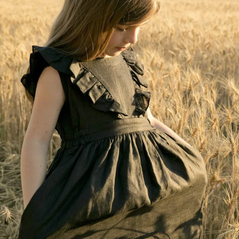 Children's Dresses Flying Sleeves Solid Color Comfortable Cotton and Linen Dress Hot Girl Dress Kids Clothes
Children's Dresses Flying Sleeves Solid Color Comfortable Cotton and Linen Dress Hot Girl Dress Kids Clothes