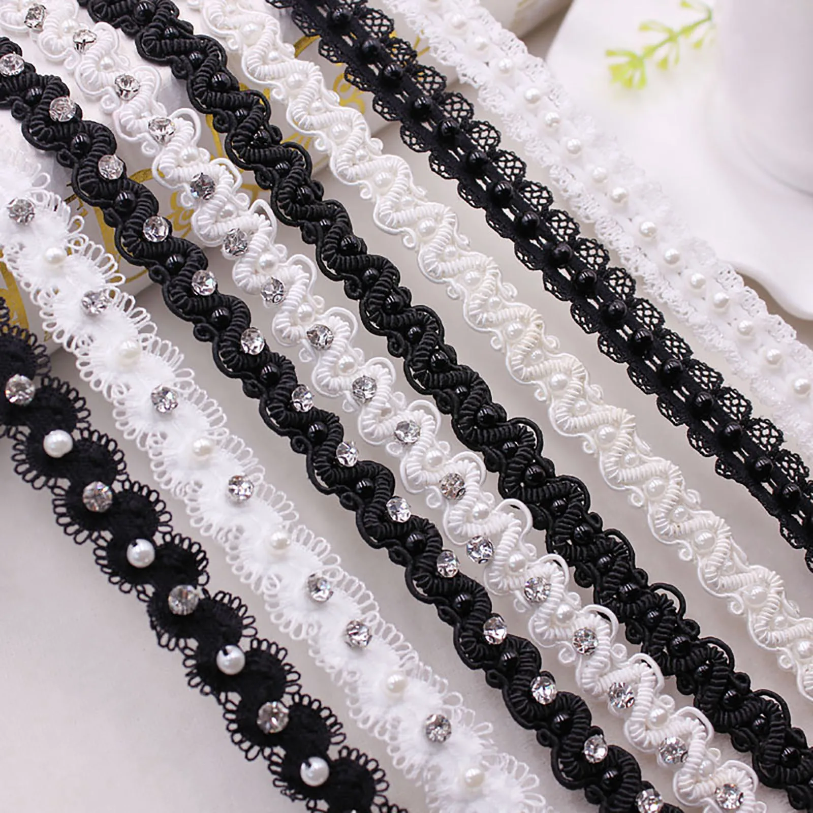 9M (10Yards) Imitation Pearl Beaded Splice Lace Trim Beads Applique Sewing Ribbon Wedding Dress Decorations DIY Crafts Supplies
9M (10Yards) Imitation Pearl Beaded Splice Lace Trim Beads Applique Sewing Ribbon Wedding Dress Decorations DIY Crafts Supplies