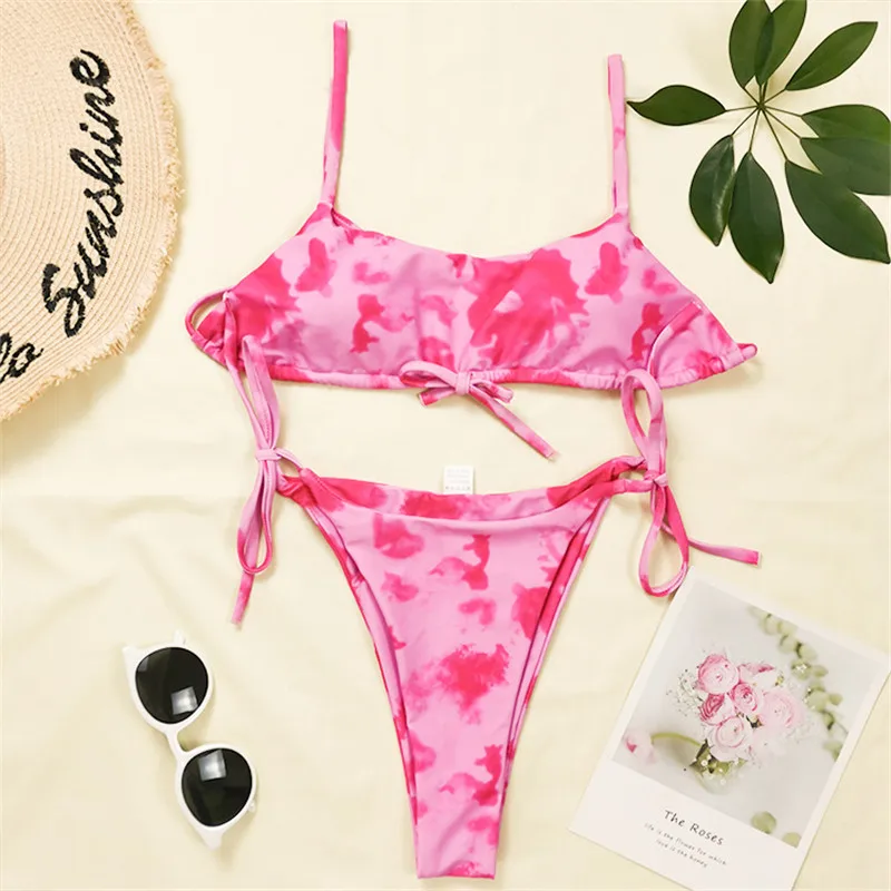 2021 European American New Style Hot Sale Blooming Print Lace Design Sexy Split Lady High Waist Bikini Seaside Holiday Party
2021 European American New Style Hot Sale Blooming Print Lace Design Sexy Split Lady High Waist Bikini Seaside Holiday Party