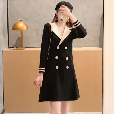 Женское трикотажное платье-свитер трапециевидной формы, с отложным воротником и высокой талией
Женское трикотажное платье-свитер трапециевидной формы, с отложным воротником и высокой талией