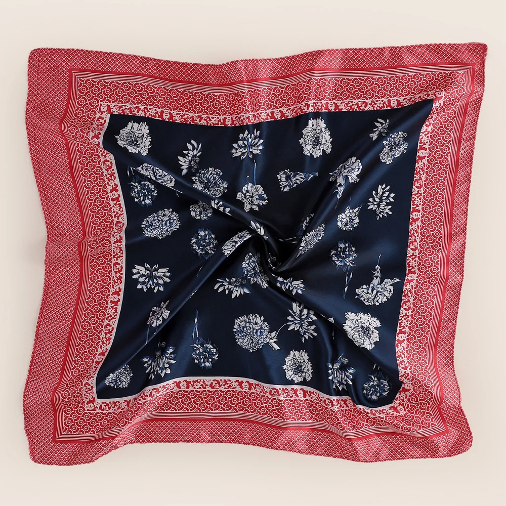 Spring and summer new printed rose small square scarf decorative scarf silk scarf women's clothes match temperament workplace
Spring and summer new printed rose small square scarf decorative scarf silk scarf women's clothes match temperament workplace
