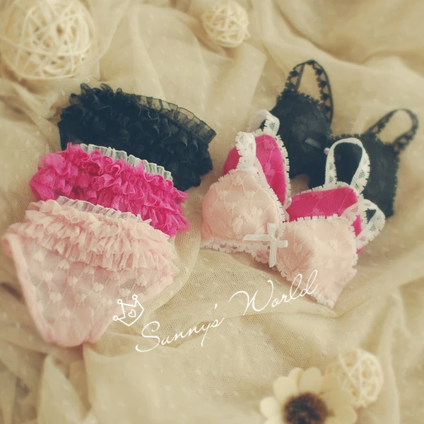 BJD doll dress is suitable for 1/3 SD16 women's fashion sweetheart bra underwear set with 3 colors into doll accessories
BJD doll dress is suitable for 1/3 SD16 women's fashion sweetheart bra underwear set with 3 colors into doll accessories
