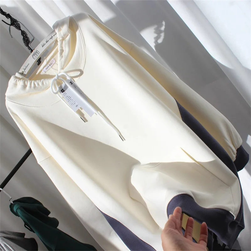 Для осени/зимы 2021, новая хлопковая толстовка с капюшоном-это свободная Корейская версия куртки-кенгуру большого размера в ленивом стиле
Для осени/зимы 2021, новая хлопковая толстовка с капюшоном-это свободная Корейская версия куртки-кенгуру большого размера в ленивом стиле