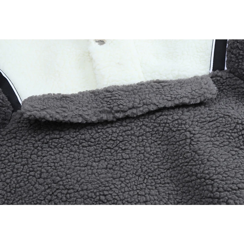 Winter 2020 Lambswool Coat Patchwork Hoodie Women Thick Casual Loose Pocket Wool Liner Korean Velvet Tops Oversize Sweatshirt 
Winter 2020 Lambswool Coat Patchwork Hoodie Women Thick Casual Loose Pocket Wool Liner Korean Velvet Tops Oversize Sweatshirt