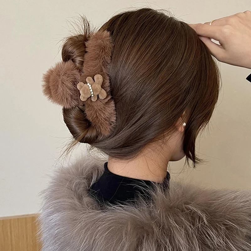 Ladies Hair Accessories Cute Bear Plush Clip Plush Solid Color Hair Accessories Shark Clip INS Fashion Korean Version Hair Clip
Ladies Hair Accessories Cute Bear Plush Clip Plush Solid Color Hair Accessories Shark Clip INS Fashion Korean Version Hair Clip