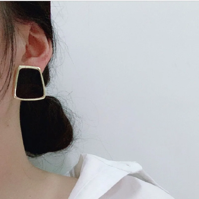 2020 New Women's Earrings Fashion Enamel Korean Stud Earrings For Women Jewlery Simple Female Earring
2020 New Women's Earrings Fashion Enamel Korean Stud Earrings For Women Jewlery Simple Female Earring
