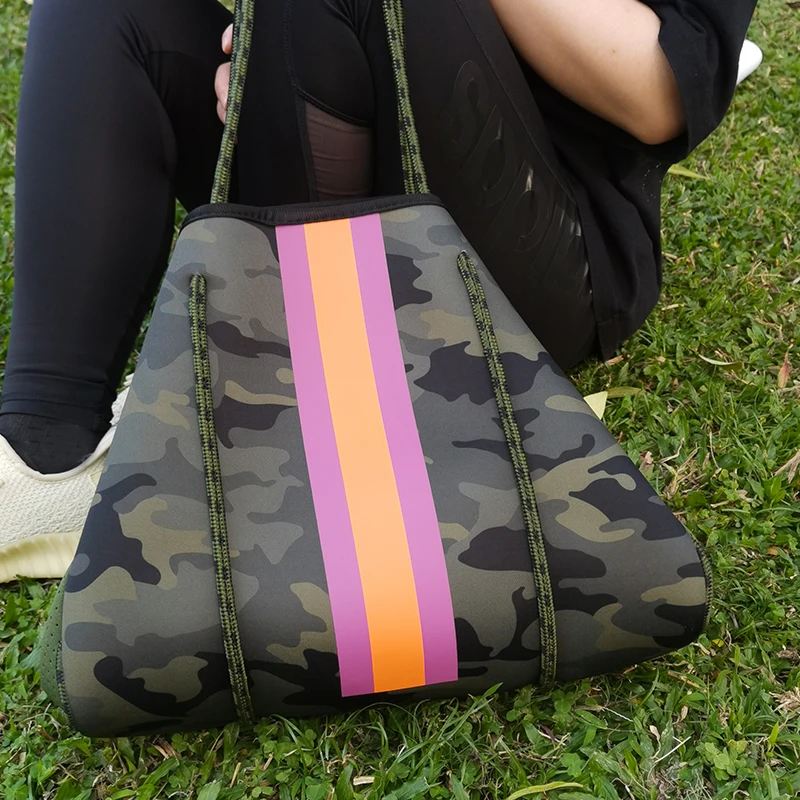 Luxury Diving Fabric Neoprene Breathable Bag Summer Shoulder Large-capacity Brand Casual Tote Bag Top-Handle Bags Shoulder Bags
Luxury Diving Fabric Neoprene Breathable Bag Summer Shoulder Large-capacity Brand Casual Tote Bag Top-Handle Bags Shoulder Bags