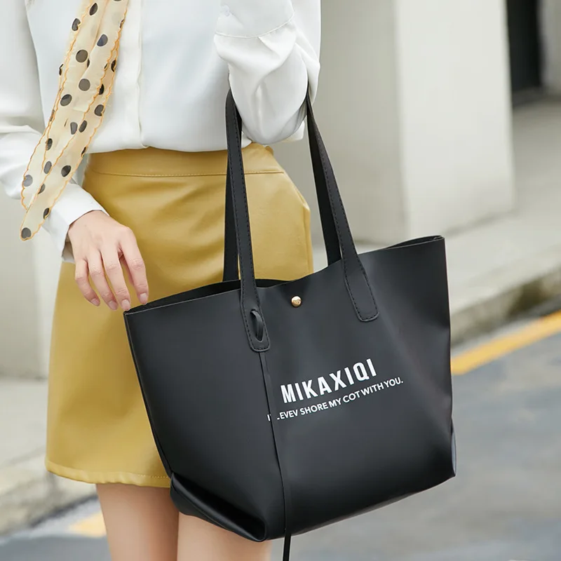 TRAVEASY2022 New Shoulder Bag Letter Contrast Handbag Shopping Bag Casual Simple Underarm Bag Female Purses and Handbags WOMEN
TRAVEASY2022 New Shoulder Bag Letter Contrast Handbag Shopping Bag Casual Simple Underarm Bag Female Purses and Handbags WOMEN
