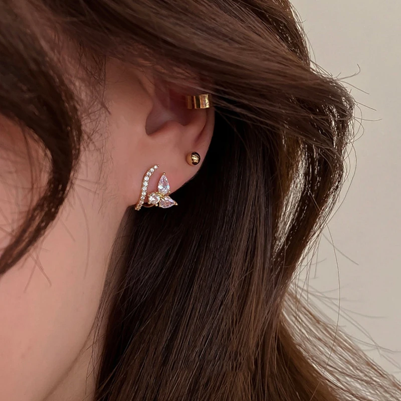 925 Sterling Silver Clover Stud Earrings for Women White Zircon Temperament All-match Gold Color Fashion Earrings
925 Sterling Silver Clover Stud Earrings for Women White Zircon Temperament All-match Gold Color Fashion Earrings