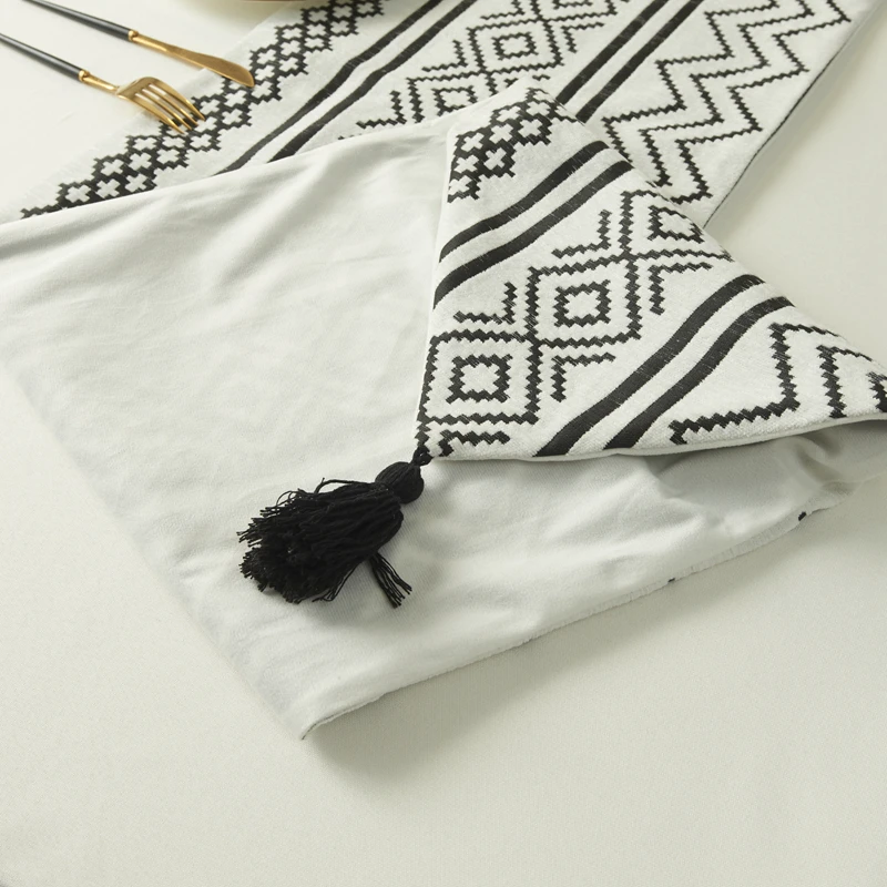 LuanQI Geometric Striped Tablecloth Black And White Polyester With Tassels Rectangular Home Thick Table Cloth Waterproof Cotton
LuanQI Geometric Striped Tablecloth Black And White Polyester With Tassels Rectangular Home Thick Table Cloth Waterproof Cotton
