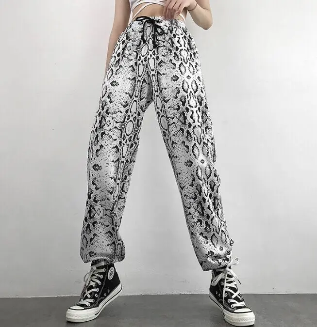 Animal Snake Print Black White Joggers Women Casual High Waist Pants Capri Harajuku Trousers Ladies Pocket Streetwear
Animal Snake Print Black White Joggers Women Casual High Waist Pants Capri Harajuku Trousers Ladies Pocket Streetwear