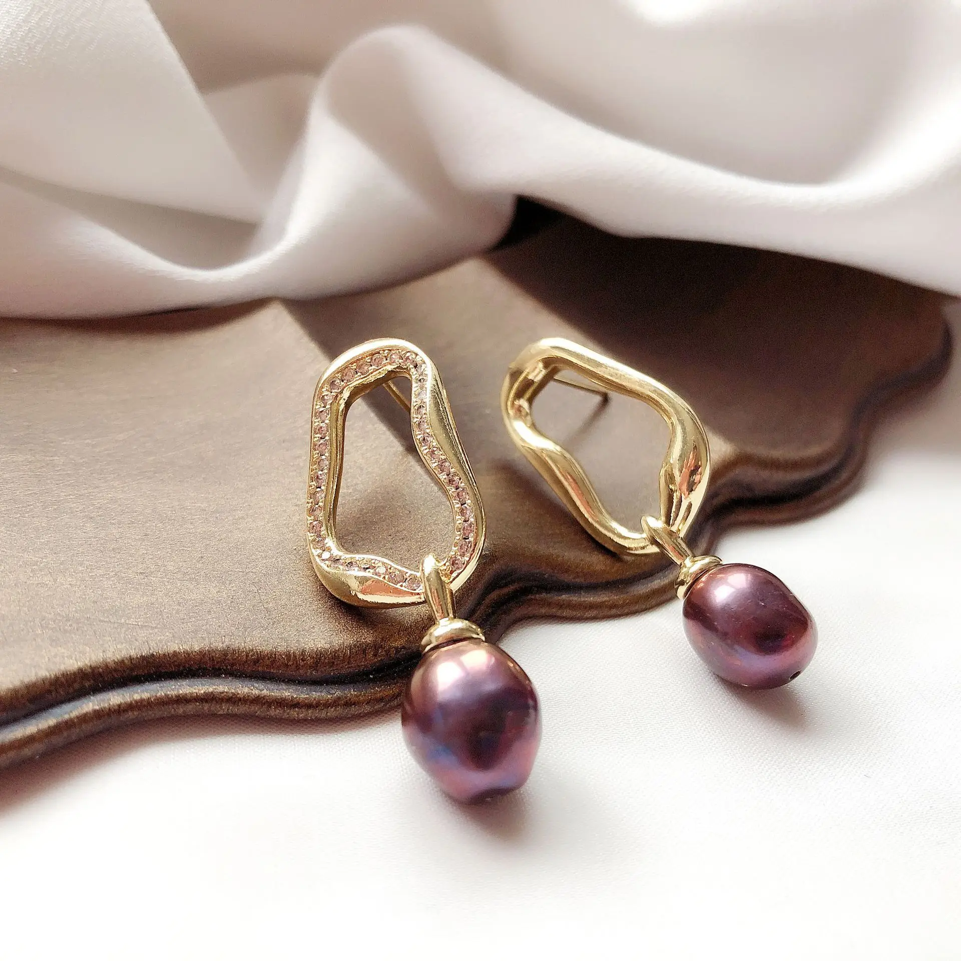 DAIMI Freshwater Pearl Studs Earrings 925 Sterling Silver Cherry Shape Earrings For Women
DAIMI Freshwater Pearl Studs Earrings 925 Sterling Silver Cherry Shape Earrings For Women