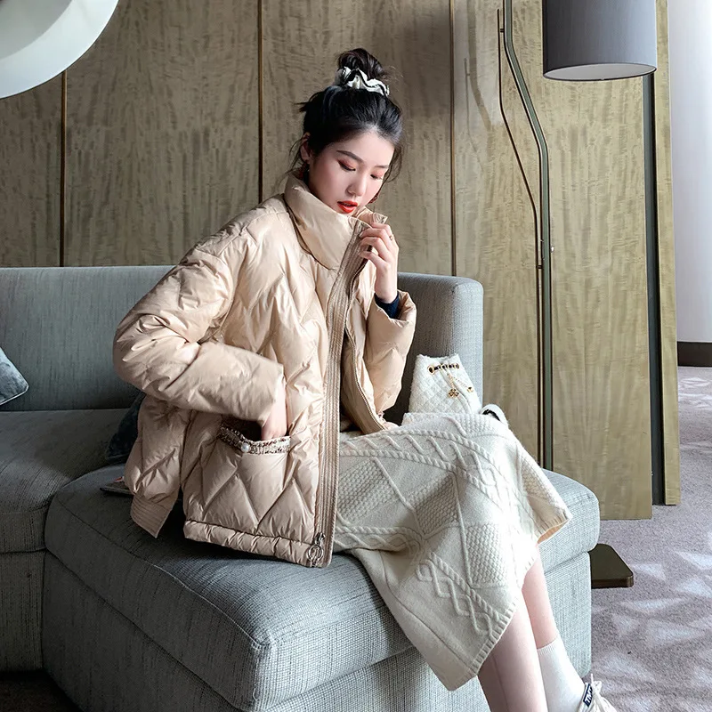 Pure Color Short Women's Down Jacket Winter Loose Lozenge Bread-shaped Clothing Western Style Warm Down Coat 2021 New T77
Pure Color Short Women's Down Jacket Winter Loose Lozenge Bread-shaped Clothing Western Style Warm Down Coat 2021 New T77