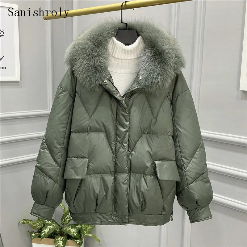 Sanishroly женское пальто с большим меховым воротником, теплая плотная белая куртка на утином пуху, женская короткая зимняя верхняя одежда большого размера, топы S1072
Sanishroly женское пальто с большим меховым воротником, теплая плотная белая куртка на утином пуху, женская короткая зимняя верхняя одежда большого размера, топы S1072