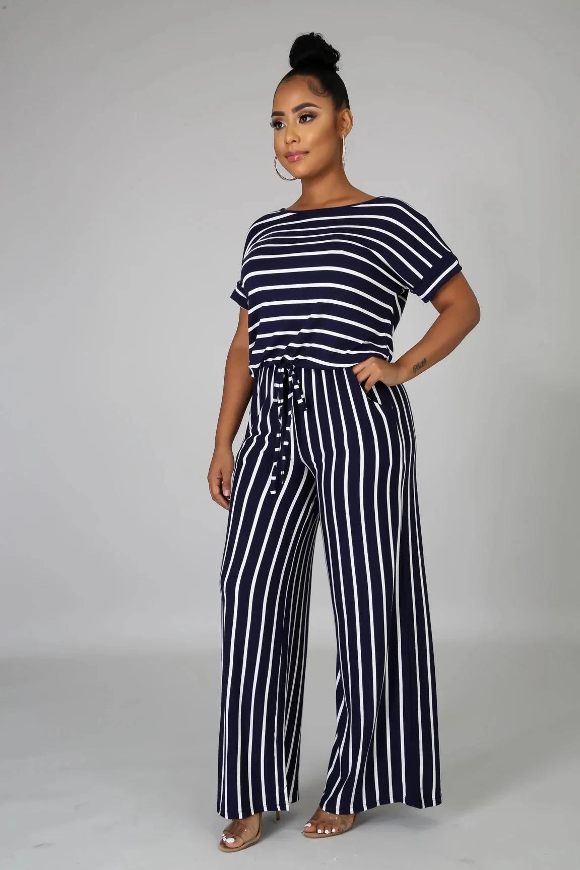 Plus Size Striped Printed Rompers Casual O-Neck Short Sleeve Lace-Up Jumpsuits Summer Streetwear Fashion Loose Oversized Women
Plus Size Striped Printed Rompers Casual O-Neck Short Sleeve Lace-Up Jumpsuits Summer Streetwear Fashion Loose Oversized Women